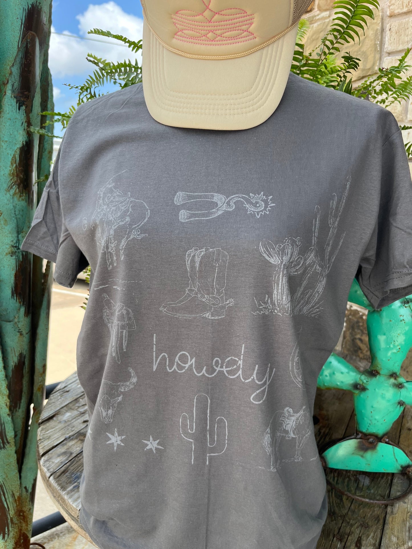 Western Scene Howdy on Tee