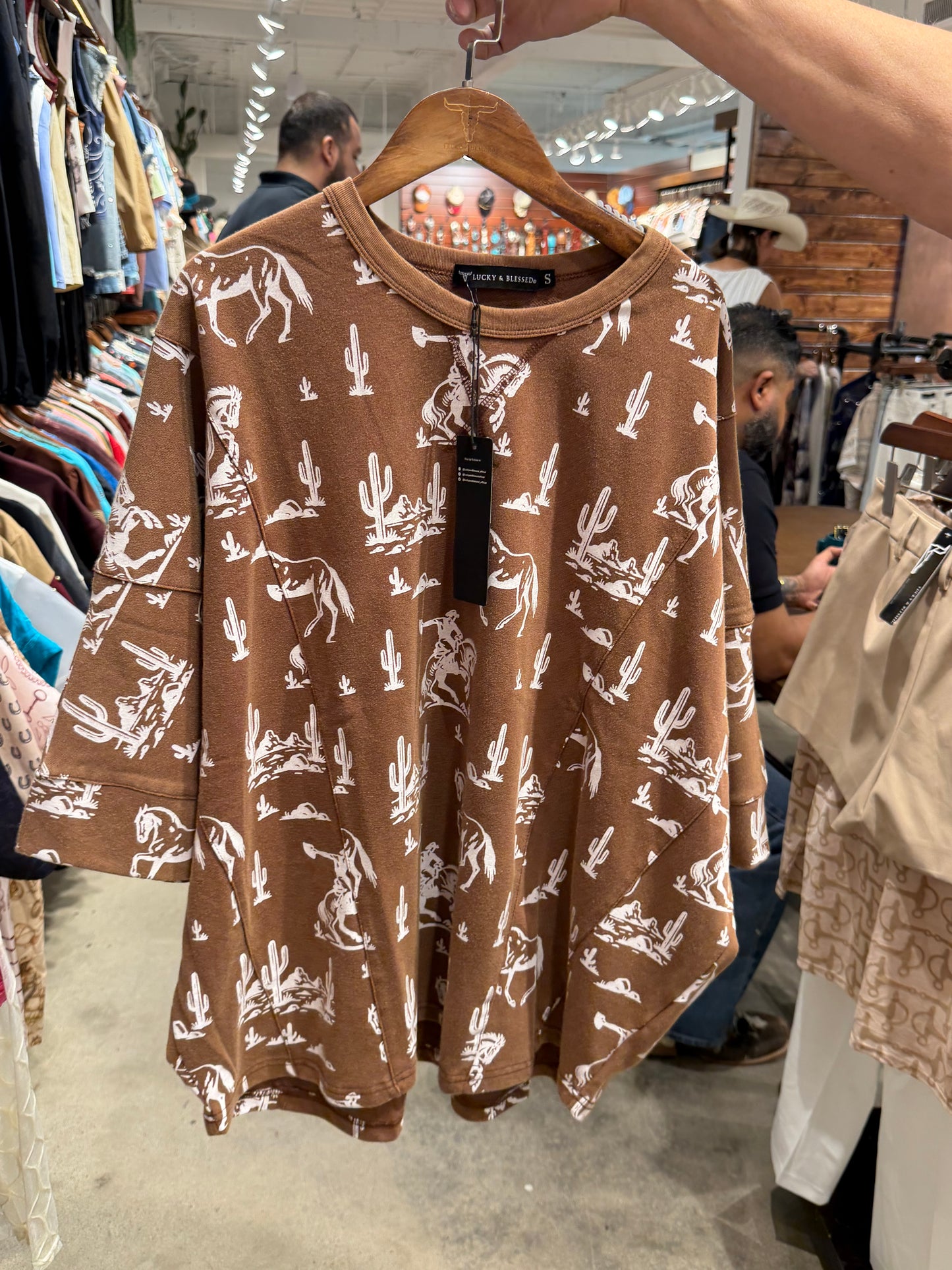 Lucky Western Scene Top