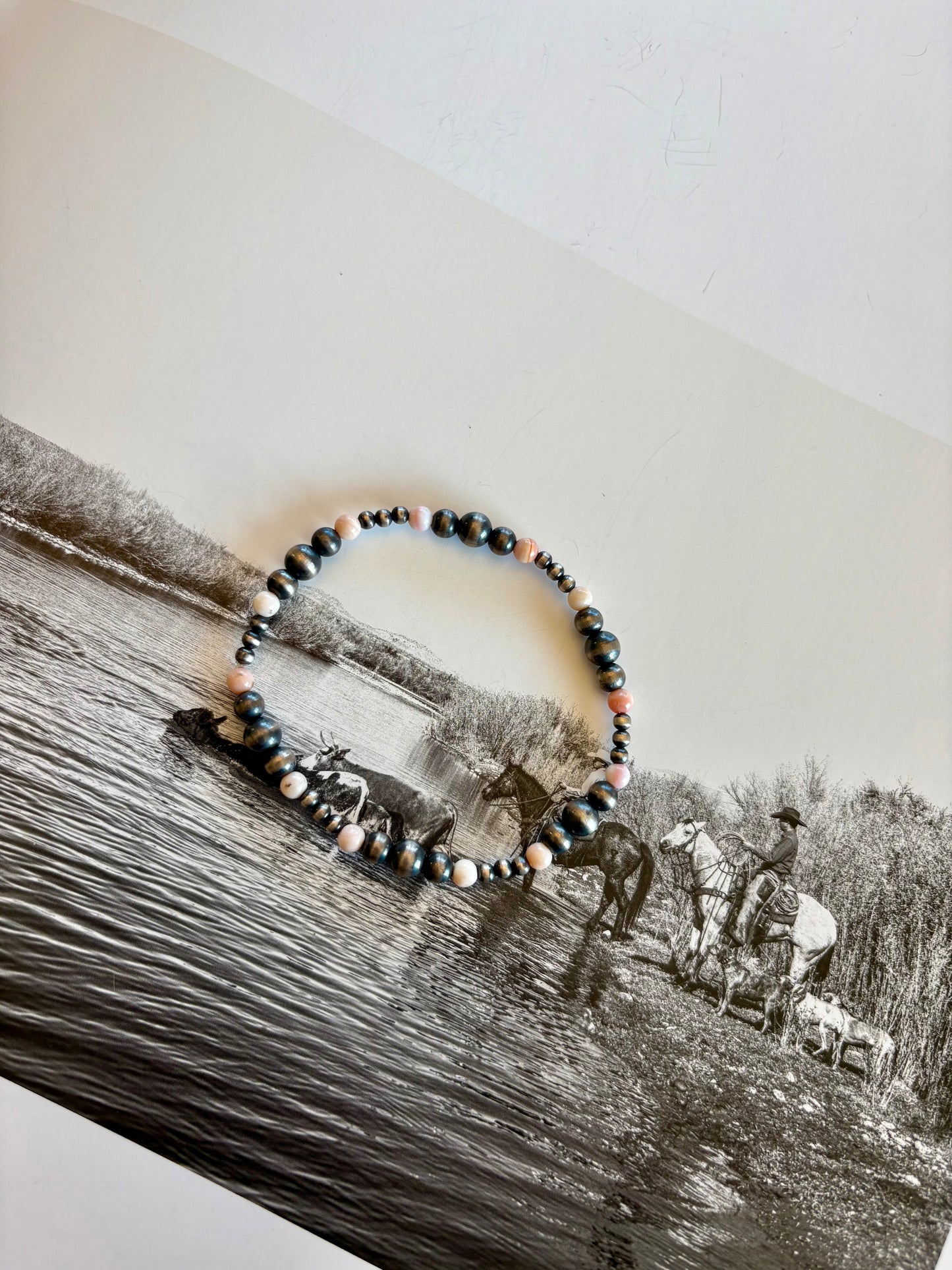 Graduated Pink Conch Stretch Bracelet