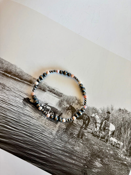 Graduated Pink Conch Stretch Bracelet