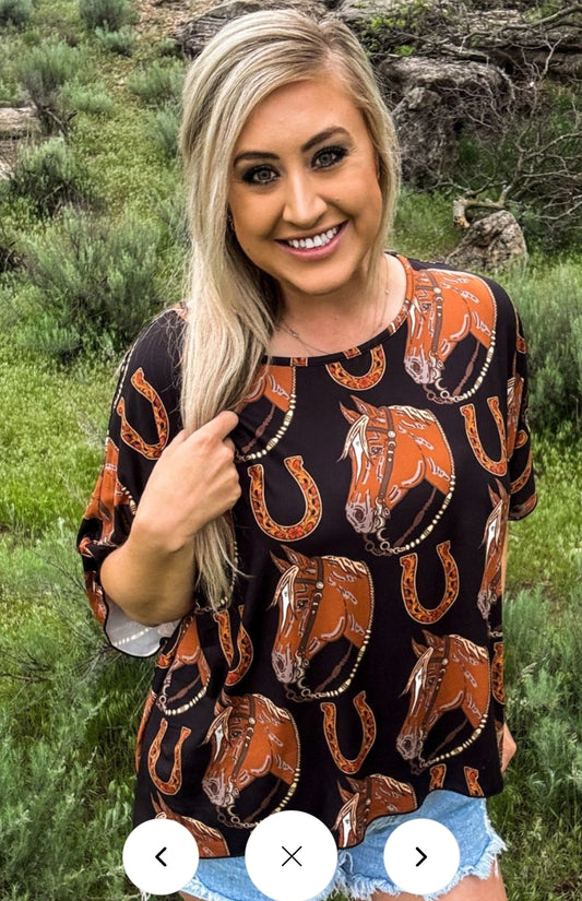 Lucky Horseshoe Top