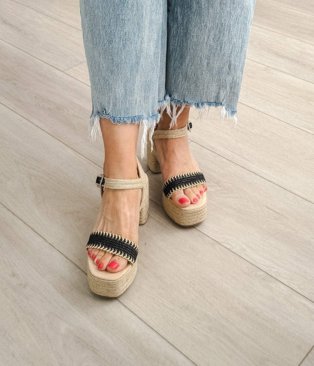 Elise Wedge in Black