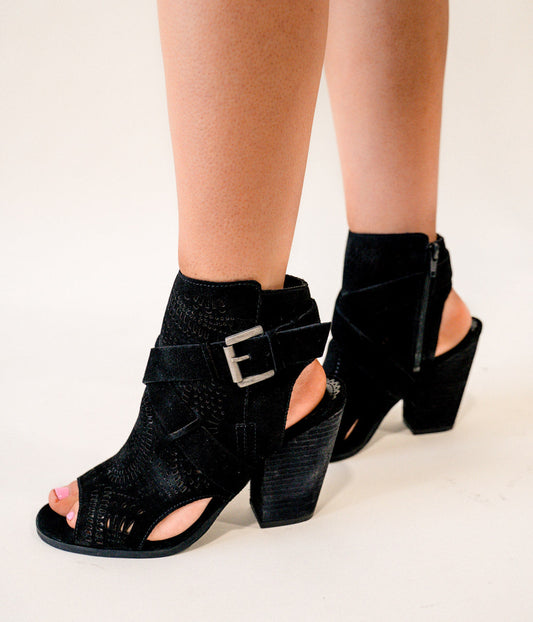 Zuzanna Heeled Sandal in Black